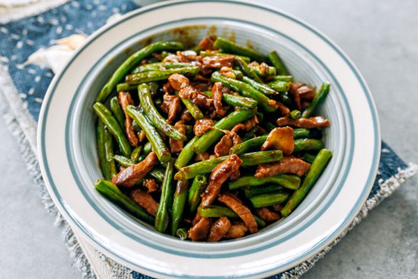 Свинина с фасолью: быстрый китайский деликатес, который удивит каждого