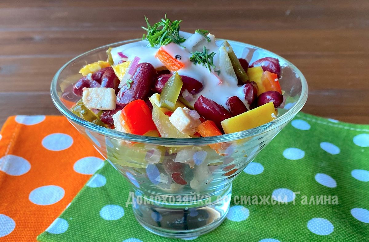 Салат с фасолью и курицей: неожиданный рецепт с аквафабой