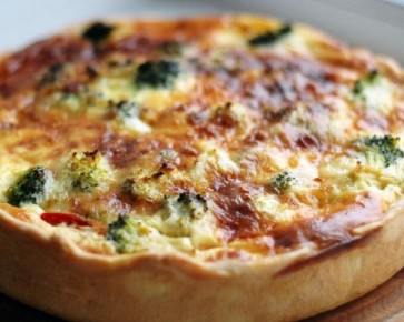 Киш лорен с курицей и брокколи: идеальное решение для обеденного стола