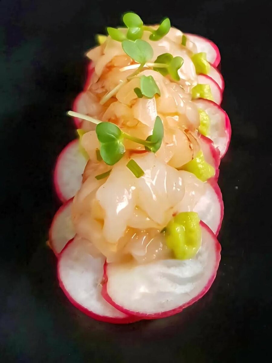 Тартар с креветками и авокадо: наслаждение морскими вкусами