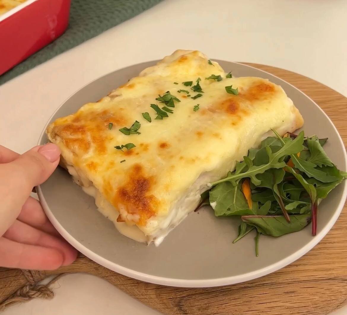 Блины с болоньезе под соусом бешамель: неожиданный гастрономический сюрприз