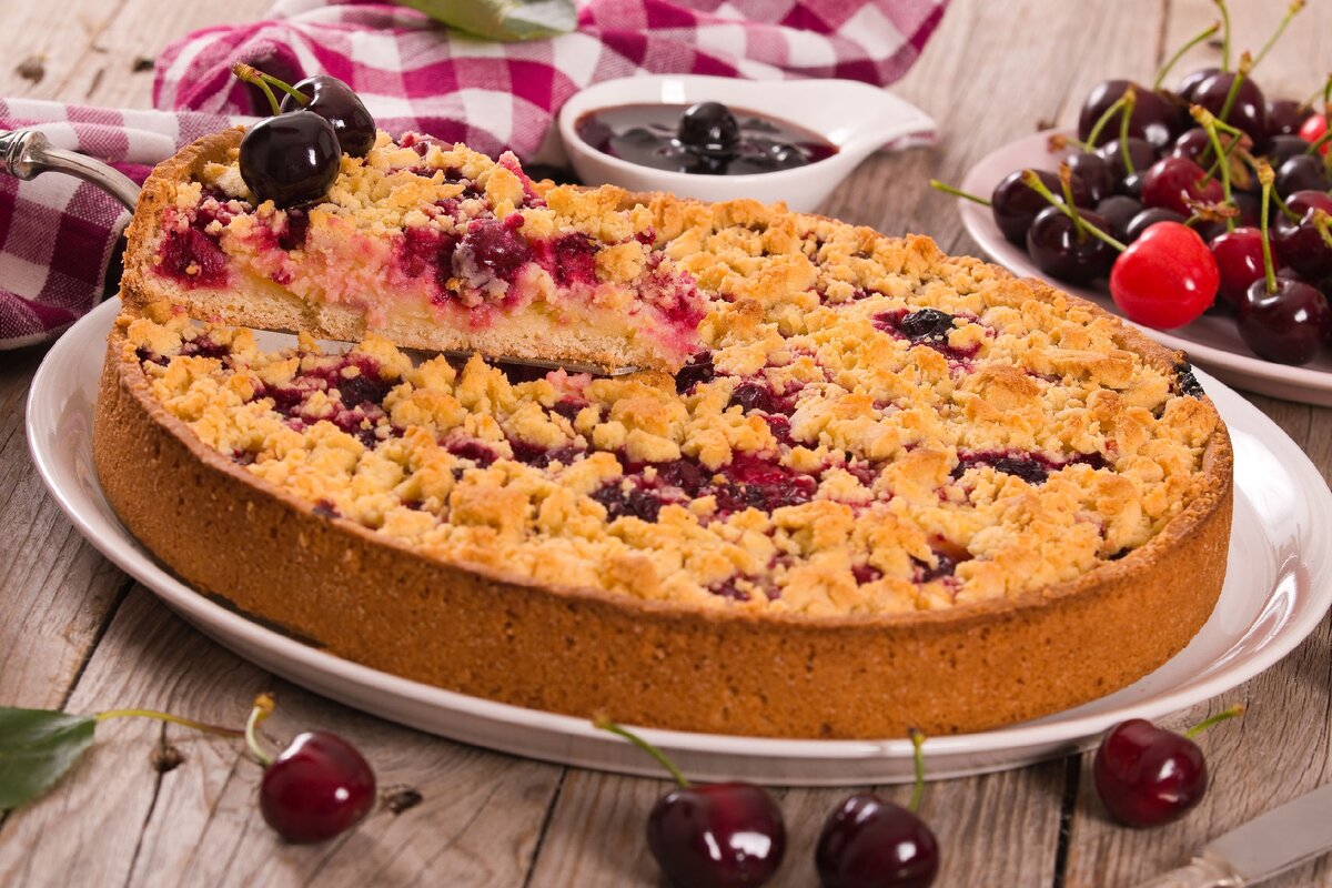 Летний вкус в каждой порции: идеальный пирог с вишней