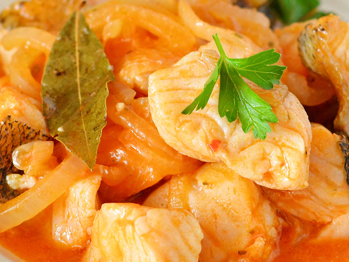 Ностальгическая закуска: рыба под маринадом в новом формате