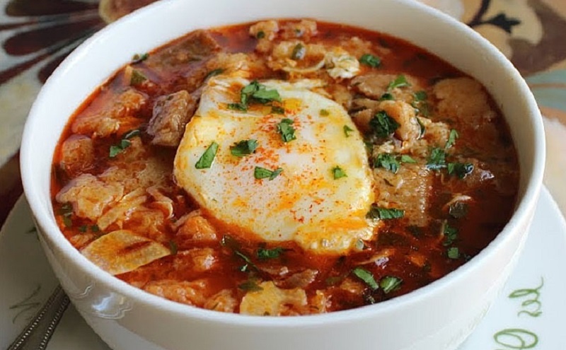 Секреты испанского хлебного супа с чесноком: простой уют на вашем столе