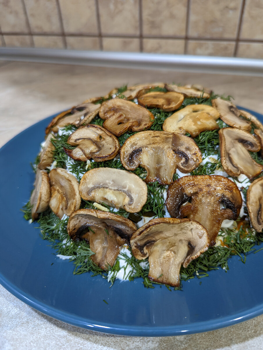 Что приготовить на новогодний стол: салат, который удивит гостей