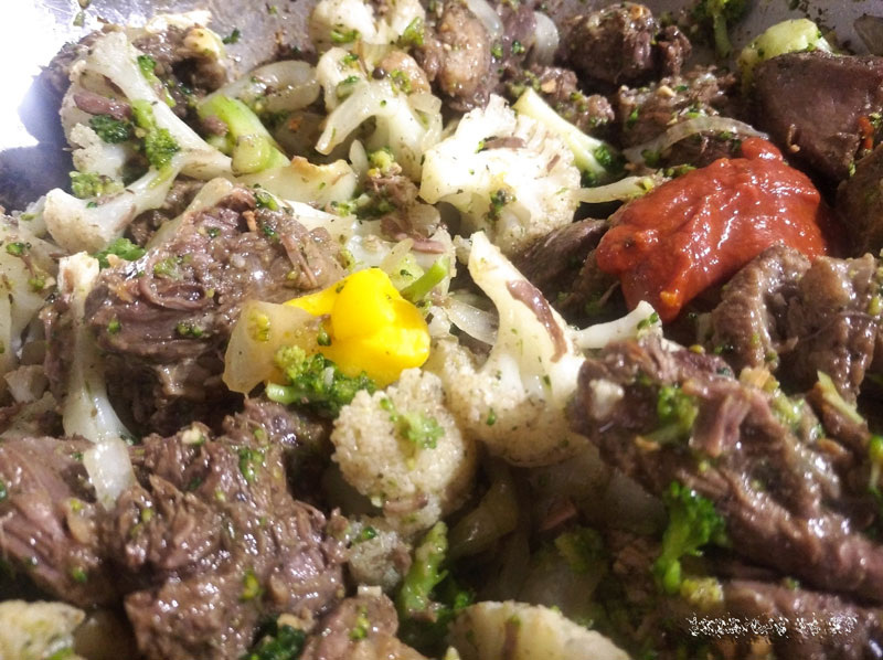 Вкусная телятина с овощами: простой рецепт для домашнего ужина