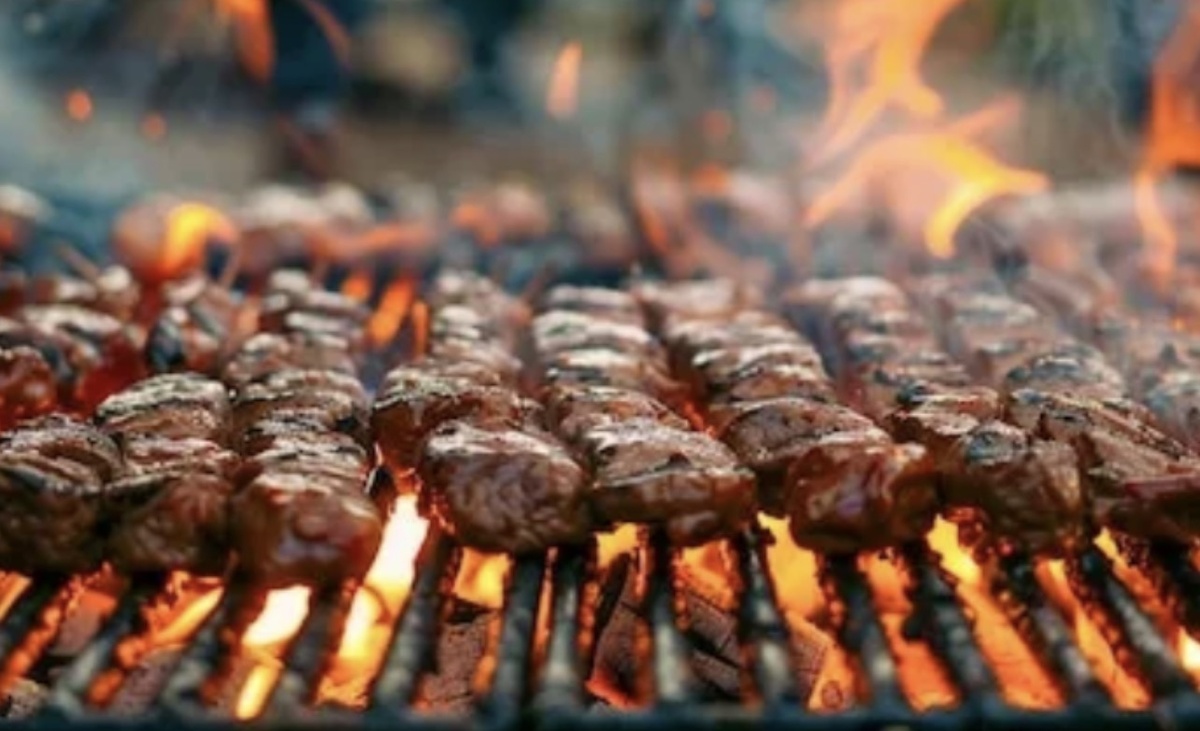 Шашлык: искусство огня и общения с близкими