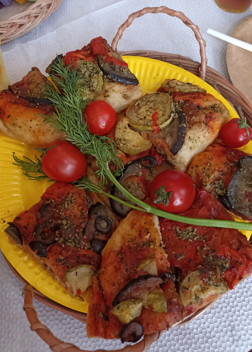 Нежная постная лепешка с запечёнными овощами