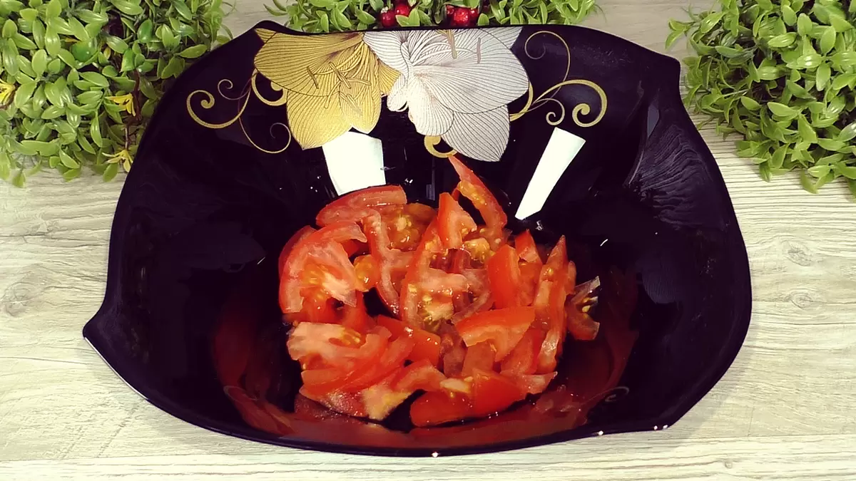 Быстрый и полезный овощной салат: ваш идеальный обед всего за 10 минут