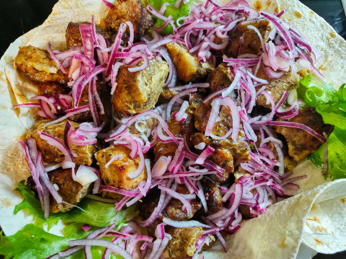 Шашлык из свинины в духовке: простое и вкусное блюдо для праздников