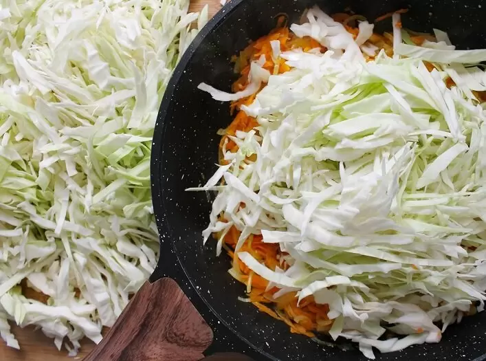 Удивительное сочетание: жареная капуста с молоком как идеальный гарнир