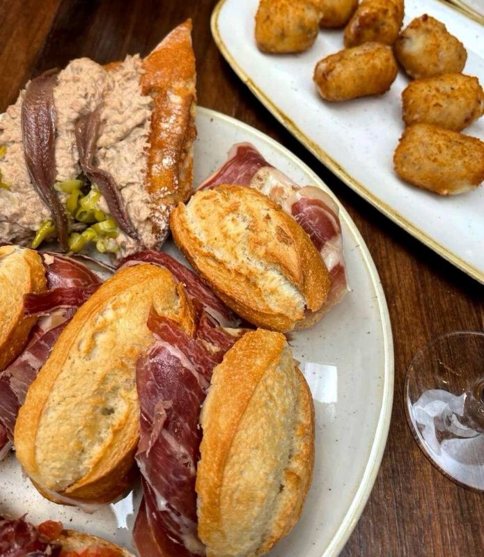 Как местные находят дешёвую и вкусную еду в путешествиях