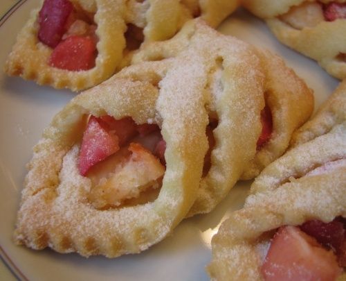 Искусство мини-плетенок с яблоками: домашний уют в каждой крошке