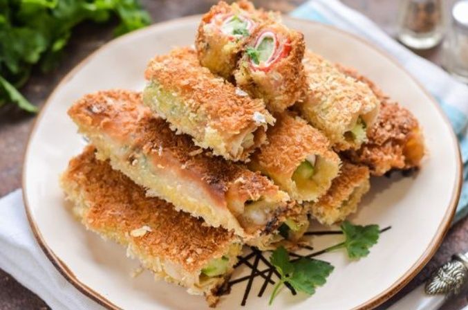 Покорите вкусы: рулетики из лаваша с крабовыми палочками для идеальной закуски
